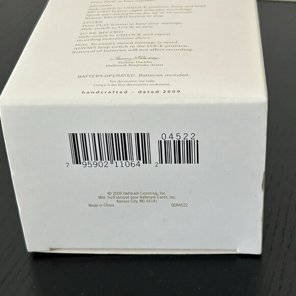 Hallmark Keepsake Polar Bear Christmas Ornament Snow One Like You 2009 Records - Picture 13 of 16